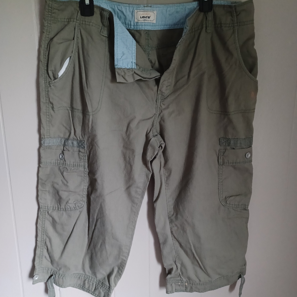 Levi's long shorts/ cargo
